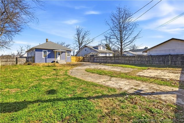 604 Lincoln Boulevard, Sellersburg, IN 47172