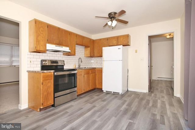 35 WALNUT MILL LN, Cleona, PA 17042