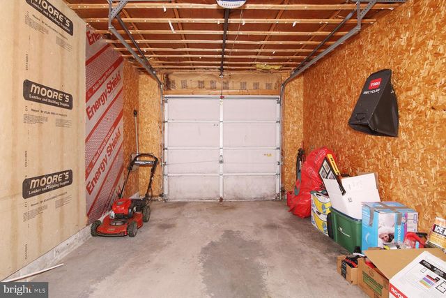 35 WALNUT MILL LN, Cleona, PA 17042