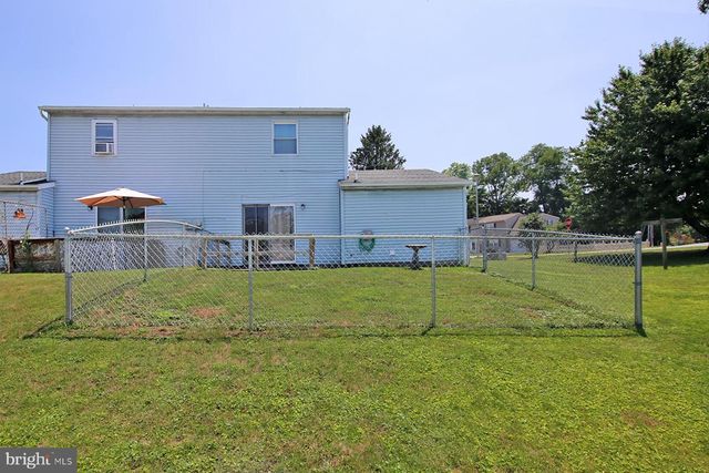 35 WALNUT MILL LN, Cleona, PA 17042