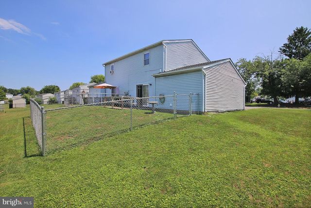 35 WALNUT MILL LN, Cleona, PA 17042