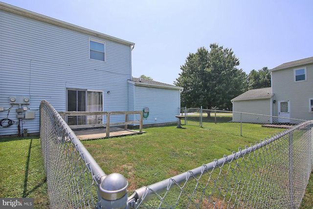 35 WALNUT MILL LN, Cleona, PA 17042