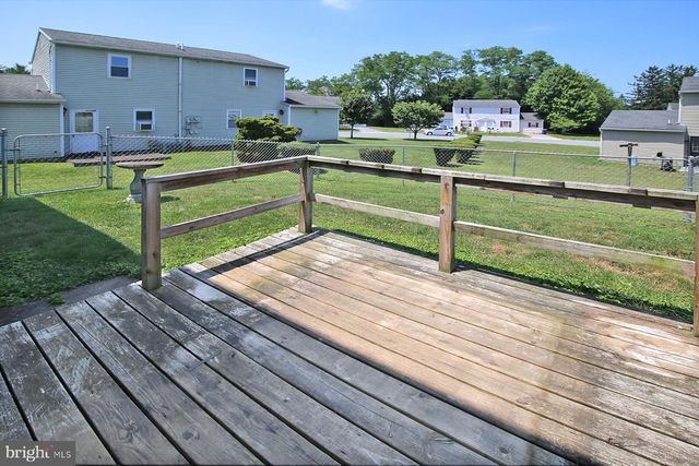 35 WALNUT MILL LN, Cleona, PA 17042