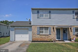 35 WALNUT MILL LN, Cleona, PA 17042