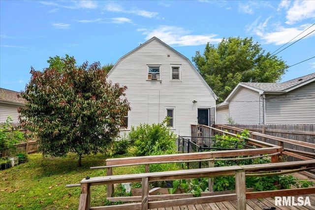 1212 E JACKSON Street, Springfield, IL 62703