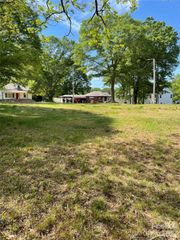 510 E Holly Street, Dallas, NC 28034