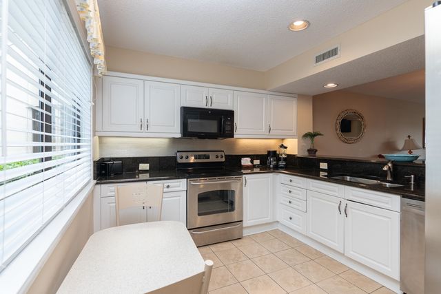 129 Hartland Dr Apt 8D, Myrtle Beach, SC 29572