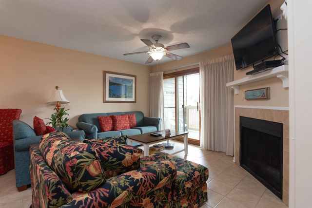 129 Hartland Dr Apt 8D, Myrtle Beach, SC 29572