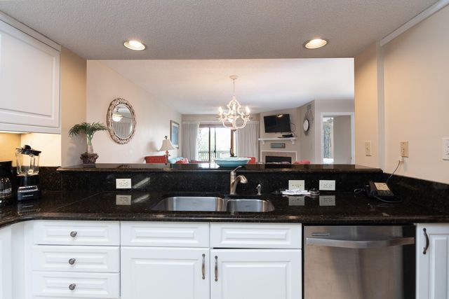 129 Hartland Dr Apt 8D, Myrtle Beach, SC 29572