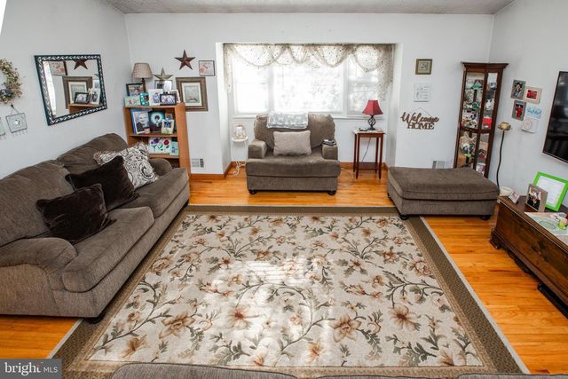 368 REGINA AVE, Hamilton, NJ 08619