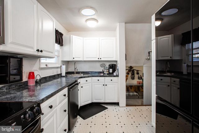 368 REGINA AVE, Hamilton, NJ 08619