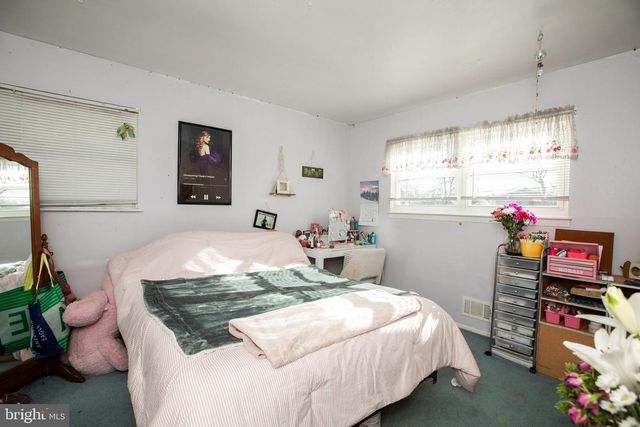 368 REGINA AVE, Hamilton, NJ 08619