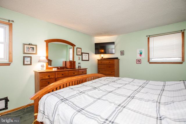 368 REGINA AVE, Hamilton, NJ 08619