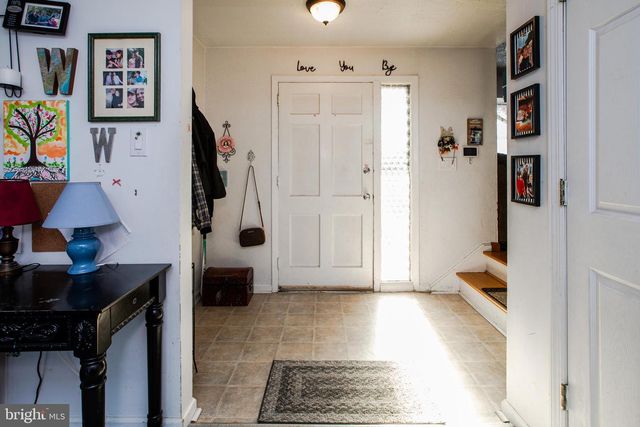 368 REGINA AVE, Hamilton, NJ 08619