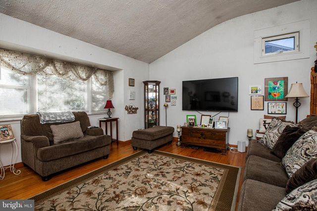 368 REGINA AVE, Hamilton, NJ 08619