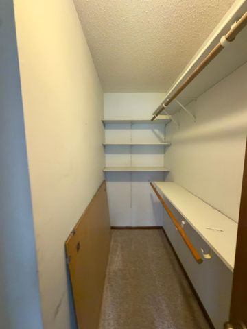 10441 Greenbrier Road 303, Minnetonka, MN 55305