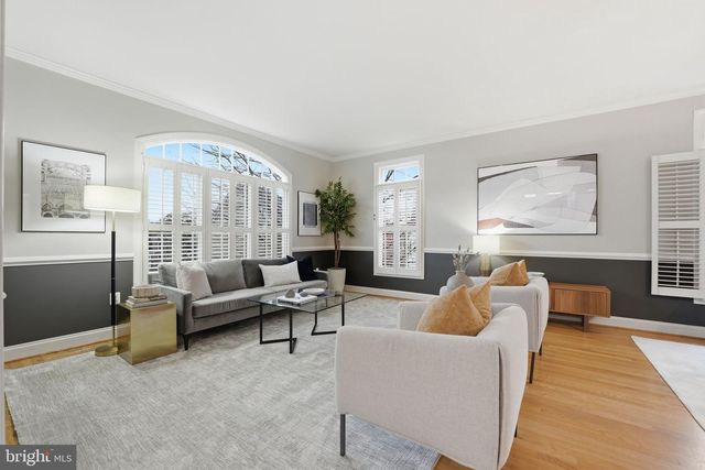 1621 S TAYLOR ST, Arlington, VA 22204