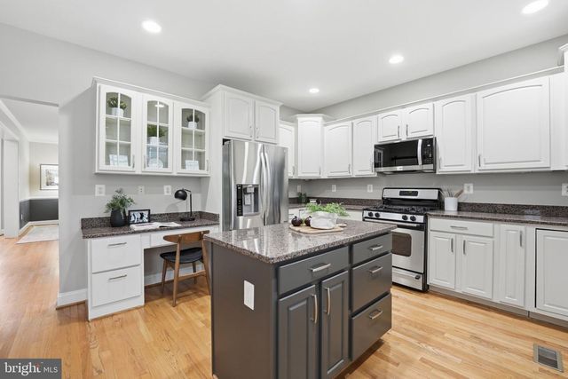 1621 S TAYLOR ST, Arlington, VA 22204