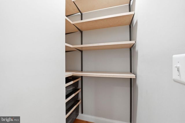 1621 S TAYLOR ST, Arlington, VA 22204