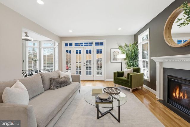 1621 S TAYLOR ST, Arlington, VA 22204