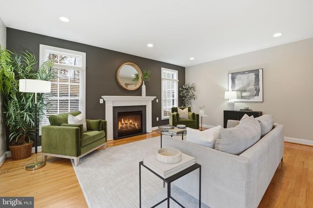 1621 S TAYLOR ST, Arlington, VA 22204