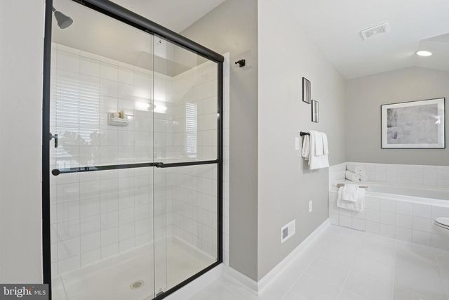 1621 S TAYLOR ST, Arlington, VA 22204