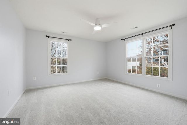 1621 S TAYLOR ST, Arlington, VA 22204