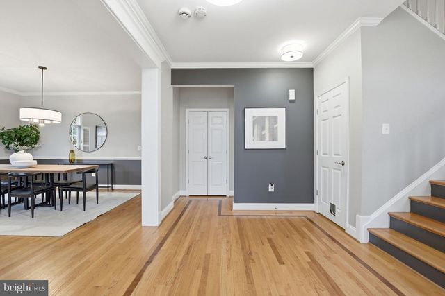 1621 S TAYLOR ST, Arlington, VA 22204