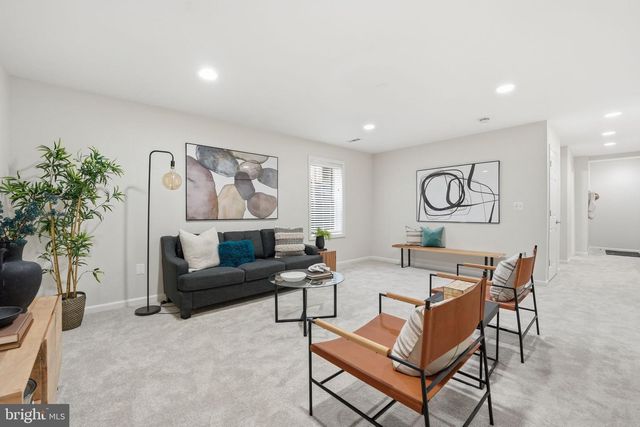 1621 S TAYLOR ST, Arlington, VA 22204