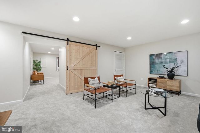 1621 S TAYLOR ST, Arlington, VA 22204