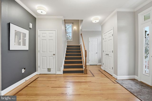 1621 S TAYLOR ST, Arlington, VA 22204