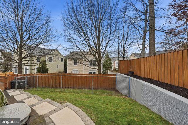 1621 S TAYLOR ST, Arlington, VA 22204