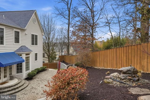 1621 S TAYLOR ST, Arlington, VA 22204