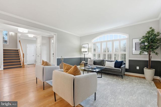 1621 S TAYLOR ST, Arlington, VA 22204