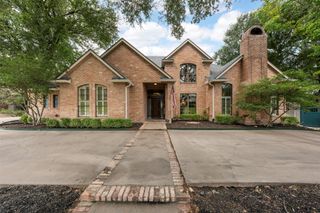 804 Wooded Crest Drive, Woodway, TX 76712