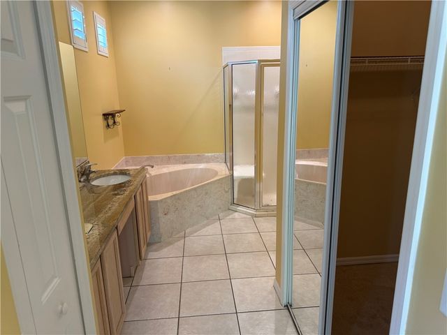 5005 E 1st Square SW, Vero Beach, FL 32968