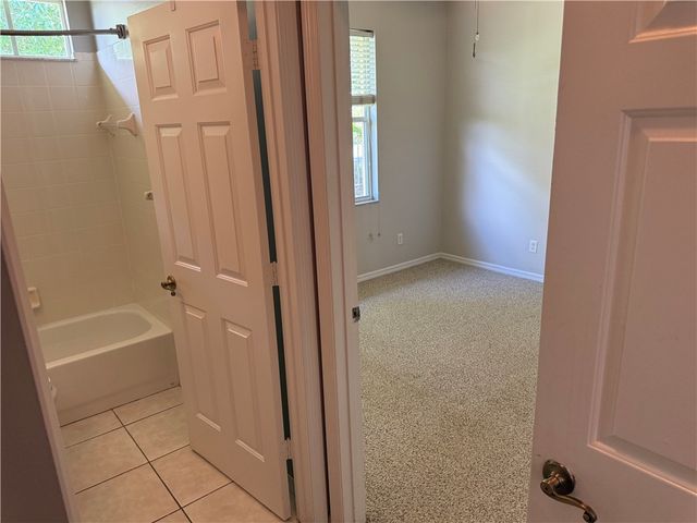 5005 E 1st Square SW, Vero Beach, FL 32968