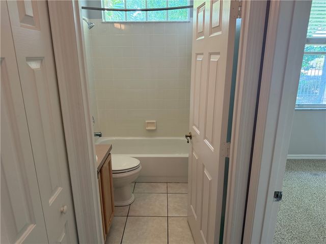5005 E 1st Square SW, Vero Beach, FL 32968