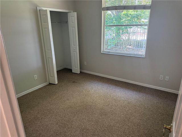 5005 E 1st Square SW, Vero Beach, FL 32968