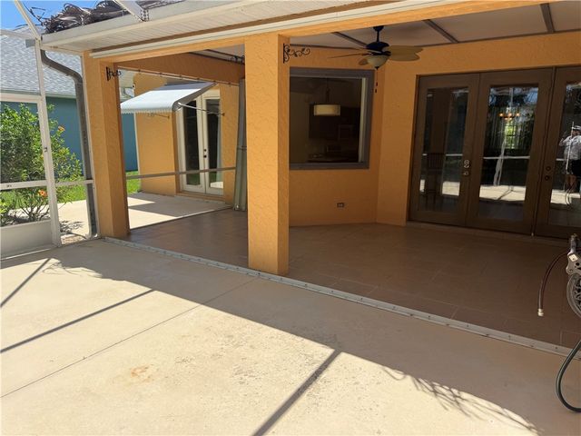 5005 E 1st Square SW, Vero Beach, FL 32968