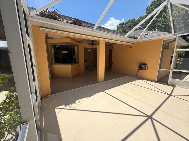 5005 E 1st Square SW, Vero Beach, FL 32968