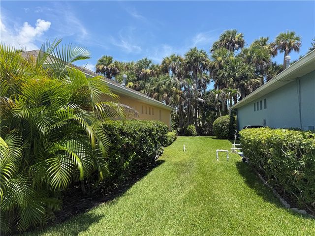 5005 E 1st Square SW, Vero Beach, FL 32968