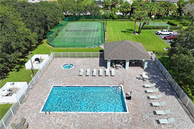 5005 E 1st Square SW, Vero Beach, FL 32968
