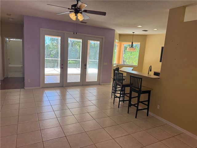 5005 E 1st Square SW, Vero Beach, FL 32968