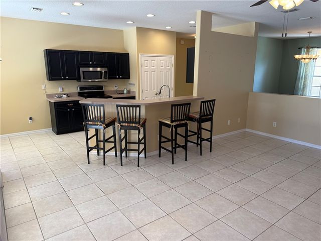 5005 E 1st Square SW, Vero Beach, FL 32968