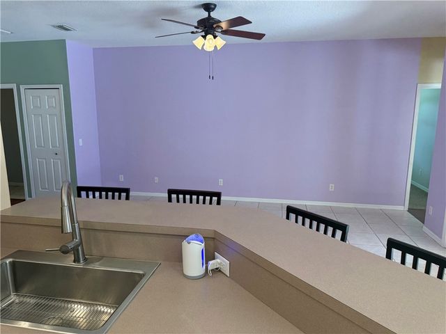 5005 E 1st Square SW, Vero Beach, FL 32968
