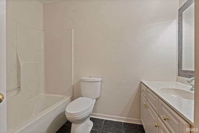 55161 Patrician Park Drive, Osceola, IN 46561