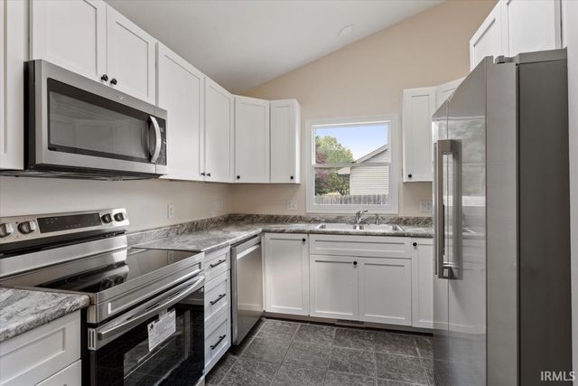 55161 Patrician Park Drive, Osceola, IN 46561