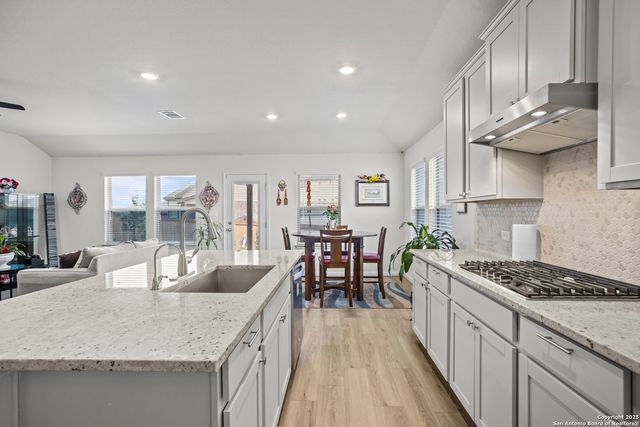 1220 Argon, San Antonio, TX 78245