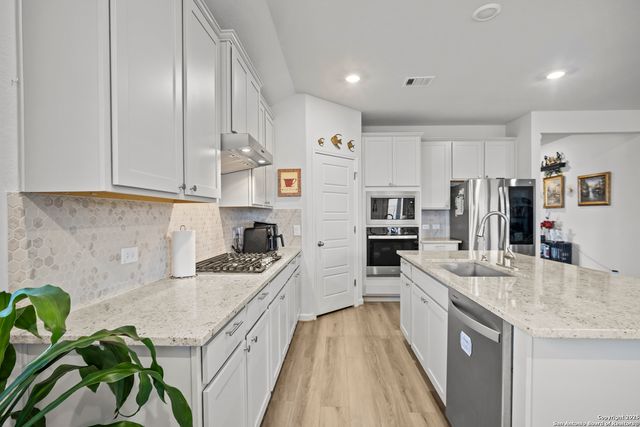 1220 Argon, San Antonio, TX 78245